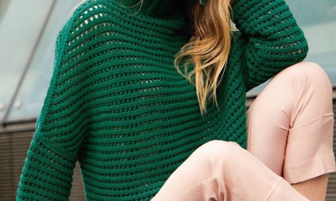 Шерстяной зеленый пуловер со сквозным узором