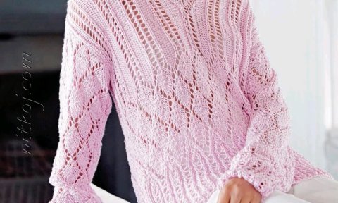 Ажурный розовый пуловер с V-образной горловиной спицами